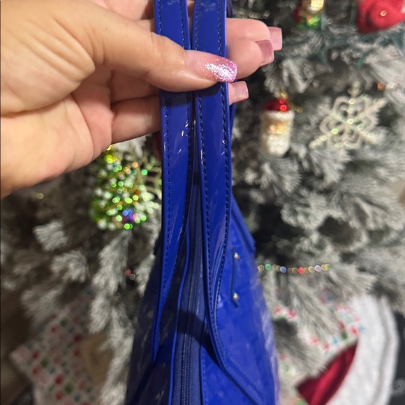 Kate Spade New York
Emerald Avenue Jeralyn Tote Bag - Picture 14 of 15